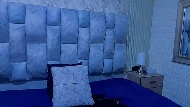 sofiagutierrez   online show from 11.08.25