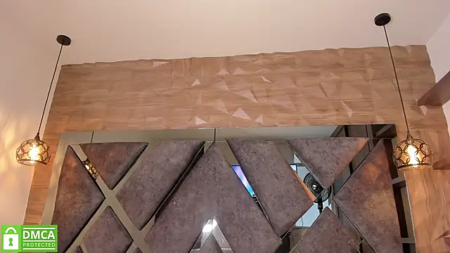 Scarlet  Jones  online show from 11.24.25