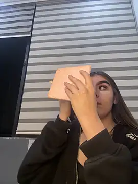 Snapshot of SofiaFontaiine chatting on 11.13.25 SofiaFontaiine online show from 11.13.25