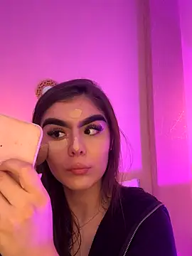 Snapshot of SofiaFontaiine chatting on 11.14.25 SofiaFontaiine online show from 11.14.25