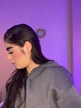 Snapshot of SofiaFontaiine chatting on 11.18.25 SofiaFontaiine online show from 11.18.25