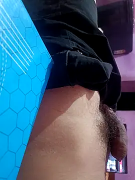 Snapshot of hornyboy4321q chatting on 09.26.25 hornyboy4321q online show from 09.26.25