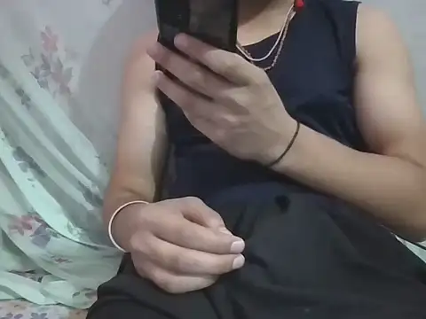 Snapshot of hornyboy4321q chatting on 11.19.25 hornyboy4321q online show from 11.19.25