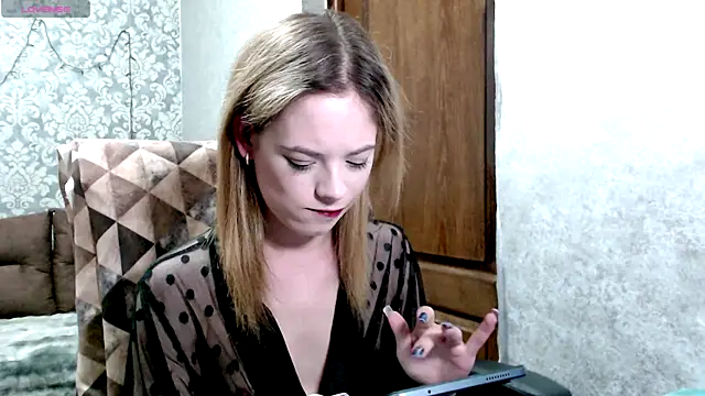 Snapshot of Kate__Loves chatting on 07.18.26 Kate Loves online show from 07.18.26
