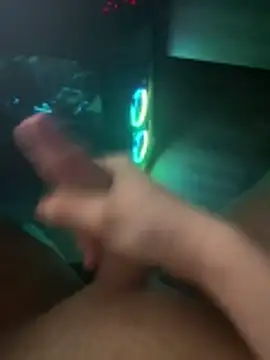 Snapshot of jstntz chatting on 02.14.26 jstntz online show from 02.14.26