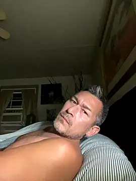 Snapshot of countryboi2002 chatting on 10.08.25 countryboi2002 online show from 10.08.25