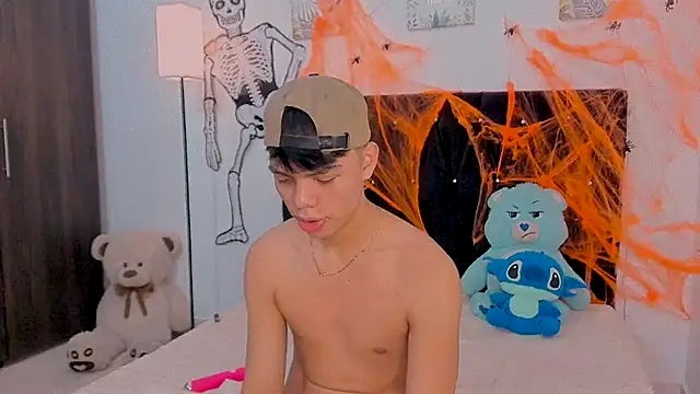 Zacktorres  online show from 10.22.25