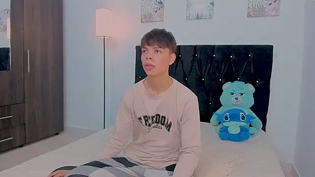 Zacktorres  online show from 10.30.25