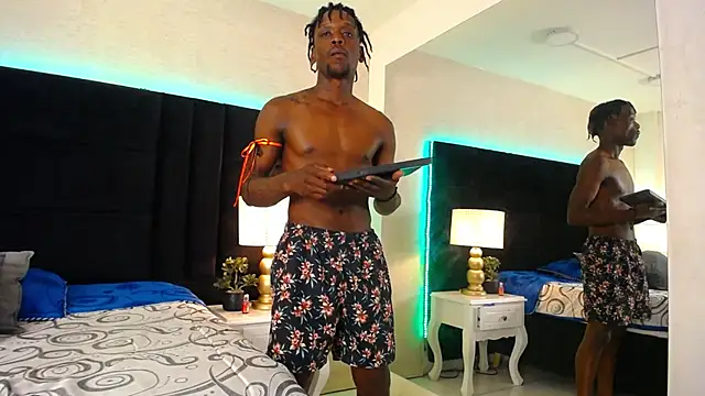 Snapshot of SkylerBigxxx chatting on 04.14.26 SkylerBigxxx online show from 04.14.26