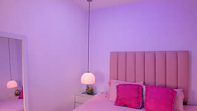 Amy Ferreira online show from 10.18.25