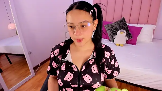 Amy Ferreira online show from 11.19.25