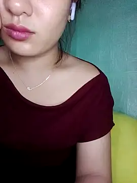 Snapshot of Linksys_nicee chatting on 10.31.25 Linksys nicee online show from 10.31.25