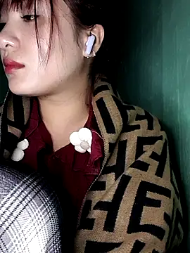 Snapshot of Linksys_nicee chatting on 12.14.25 Linksys nicee online show from 12.14.25