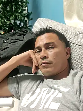 Snapshot of elflacodel25 chatting on 11.25.25 elflacodel25 online show from 11.25.25