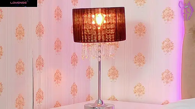 CoraVex online show from 10.14.25