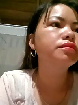 emly-xinh18 online show from 10.29.25