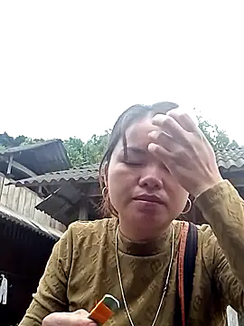 emly-xinh18 online show from 11.19.25