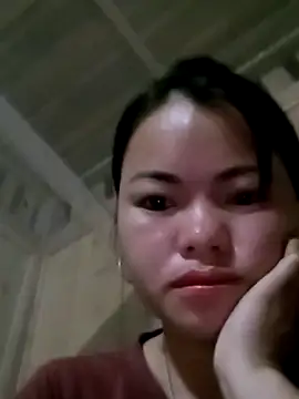 emly-xinh18 online show from 12.04.25