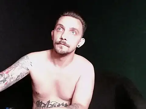 Snapshot of guesswhatbitch chatting on 09.17.25 guesswhatbitch online show from 09.17.25