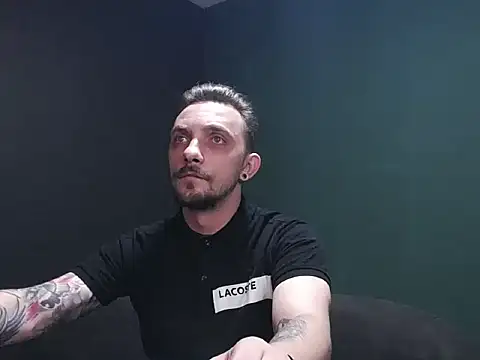 Snapshot of guesswhatbitch chatting on 09.19.25 guesswhatbitch online show from 09.19.25