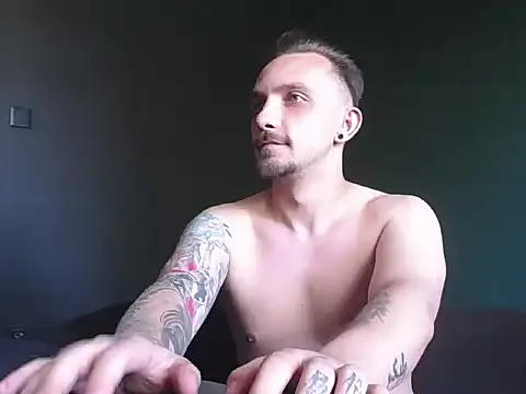 Snapshot of guesswhatbitch chatting on 09.24.25 guesswhatbitch online show from 09.24.25