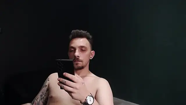 Snapshot of guesswhatbitch chatting on 10.16.25 guesswhatbitch online show from 10.16.25