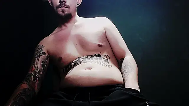 Snapshot of guesswhatbitch chatting on 10.20.25 guesswhatbitch online show from 10.20.25