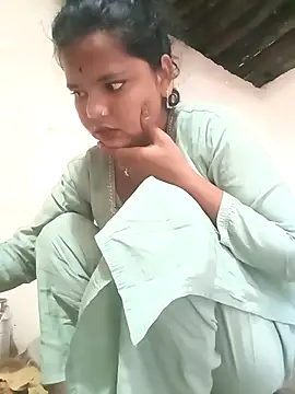 Hot Shredha online show from 11.02.25