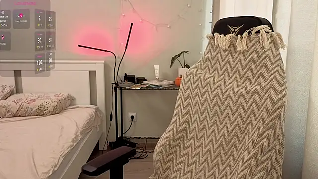 Snapshot of lunatale2 chatting on 09.26.25 lunatale2 online show from 09.26.25