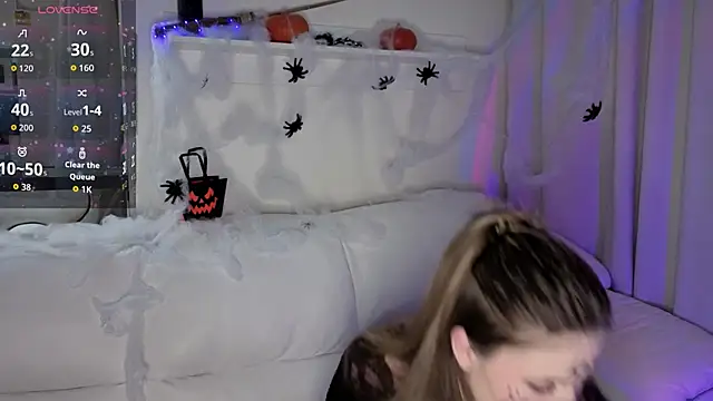 Snapshot of _Lua__ chatting on 10.28.25 Lua online show from 10.28.25