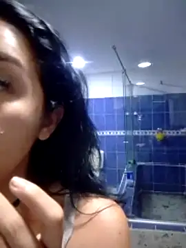 Snapshot of vixen_velvett1 chatting on 10.19.25 vixen velvett1 online show from 10.19.25