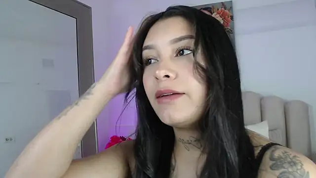 Snapshot of miawhite_x1 chatting on 10.09.25 miawhite x1 online show from 10.09.25