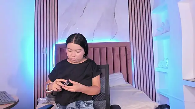 LunaWiill  online show from 09.24.25