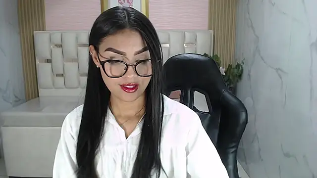 lissandra s online show from 12.04.25