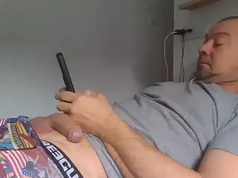 hugoboys4576 online show from 11.26.25