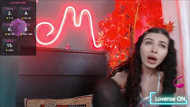 Snapshot of Moon_Shard chatting on 12.16.25 Moon Shard online show from 12.16.25