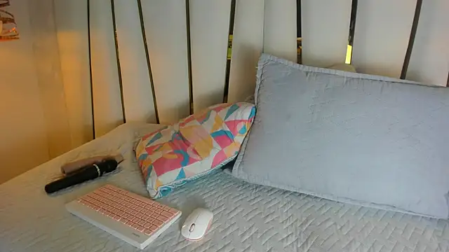 mia vy online show from 01.14.26