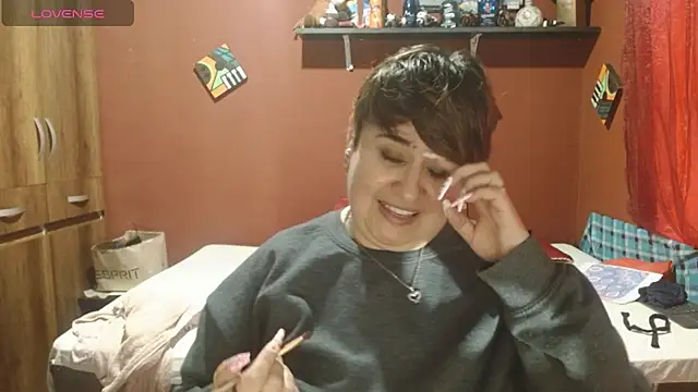 Snapshot of Sasharosee2 chatting on 11.10.25 Sasharosee2 online show from 11.10.25