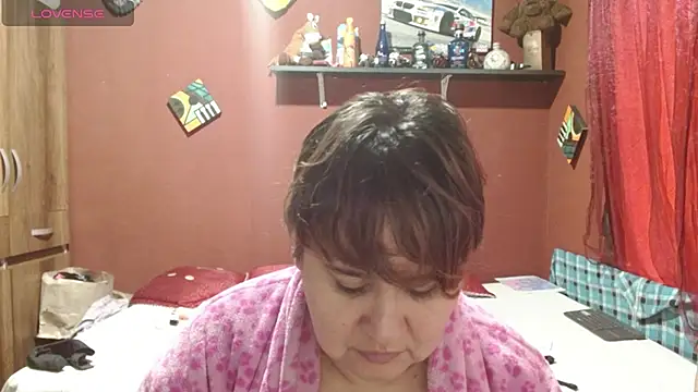 Snapshot of Sasharosee2 chatting on 11.20.25 Sasharosee2 online show from 11.20.25