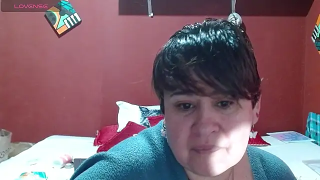 Snapshot of Sasharosee2 chatting on 11.23.25 Sasharosee2 online show from 11.23.25