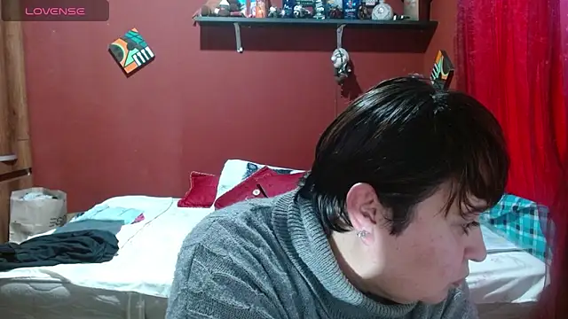 Snapshot of Sasharosee2 chatting on 11.29.25 Sasharosee2 online show from 11.29.25