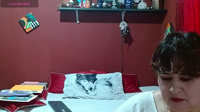 Snapshot of Sasharosee2 chatting on 11.30.25 Sasharosee2 online show from 11.30.25