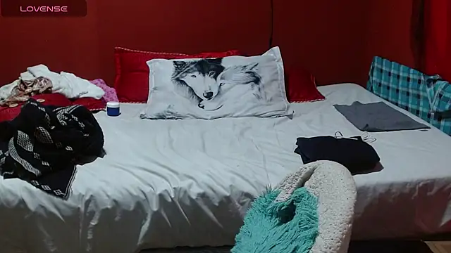 Snapshot of Sasharosee2 chatting on 12.05.25 Sasharosee2 online show from 12.05.25