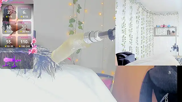 Snapshot of Ashley__Jones__ chatting on 04.29.26 Ashley Jones online show from 04.29.26