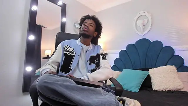 Snapshot of AllexJacob chatting on 10.28.25 AllexJacob online show from 10.28.25