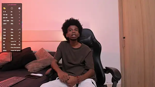 Snapshot of AllexJacob chatting on 11.03.25 AllexJacob online show from 11.03.25