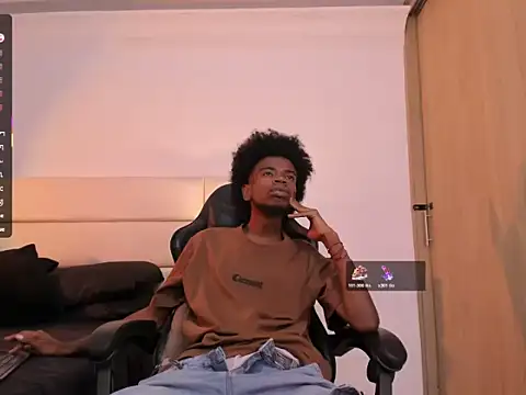 Snapshot of AllexJacob chatting on 11.05.25 AllexJacob online show from 11.05.25