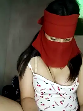 Snapshot of Sousou-24 chatting on 10.29.25 Sousou-24 online show from 10.29.25