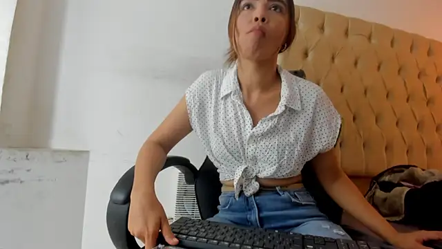 Naomis 35 online show from 12.16.25