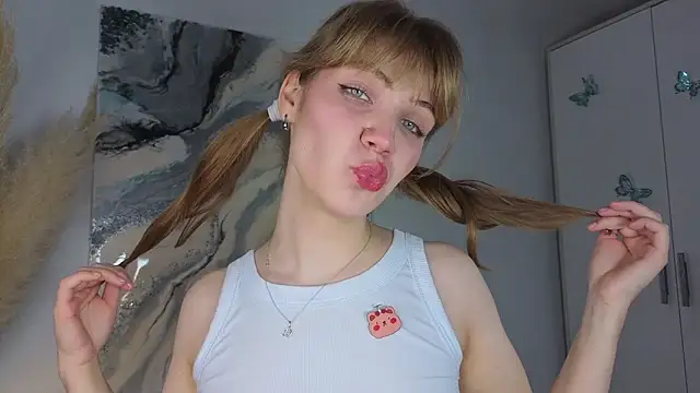 pienaple online show from 10.10.25